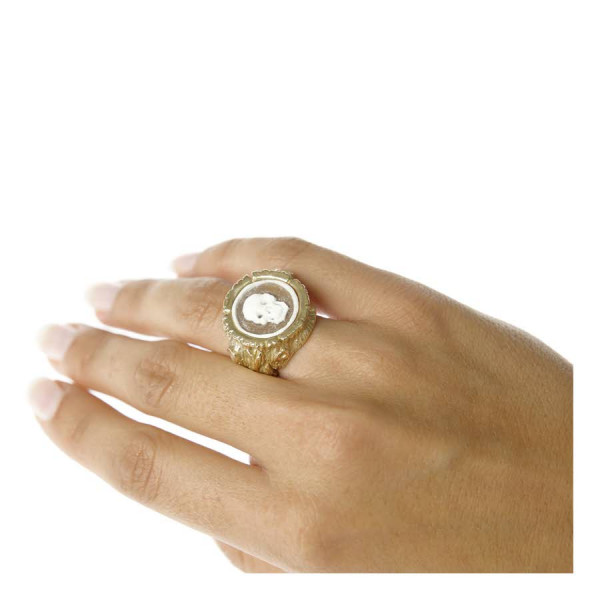 Treetrunk Ring with Cameo